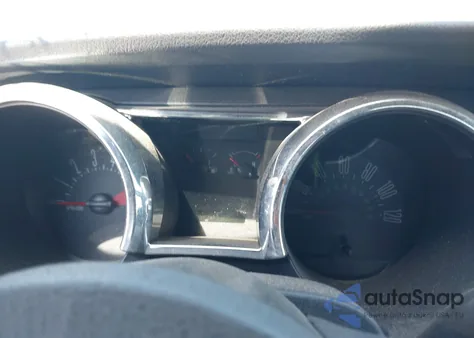 2008 Ford Mustang V6 Deluxe/V6 Premium z USA, uszkodzony, nr VIN 1ZVHT84N685189280